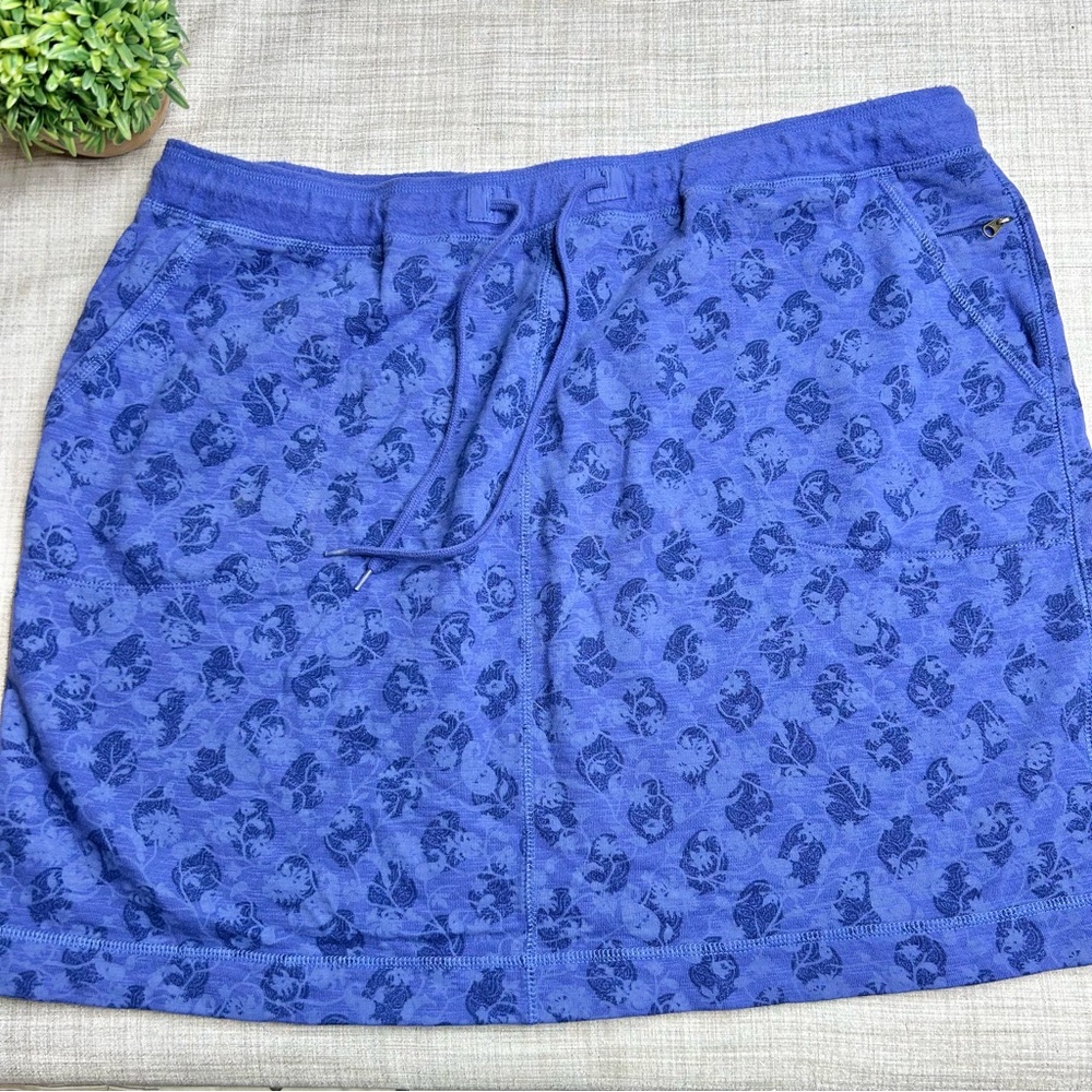 Orvis 💯% cotton paisley/ floral print skirt, pull on waist and pockets!
